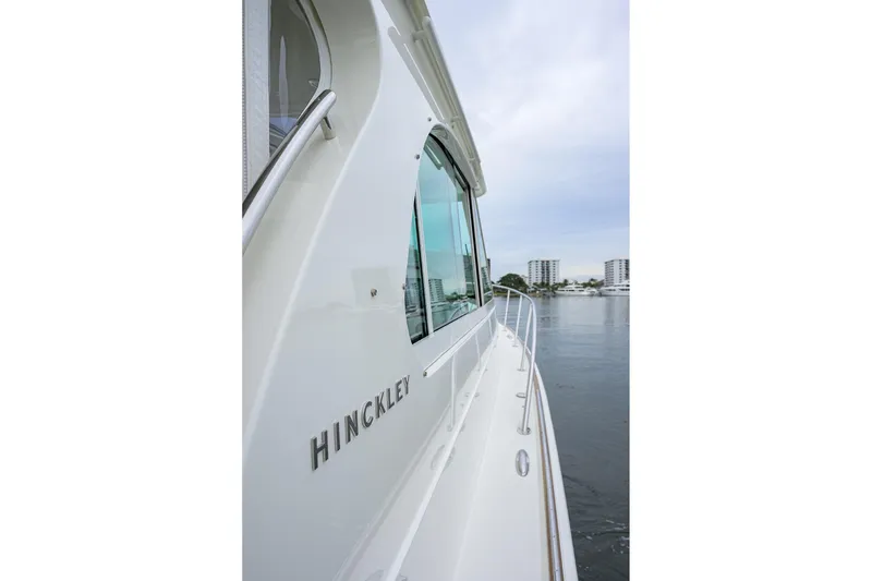 Slide: The Image of Hinckley 40X Renie Vie- Hinckley - 32