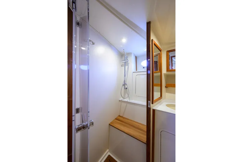 Slide: The Image of Hinckley 40X Renie Vie- Head - 69