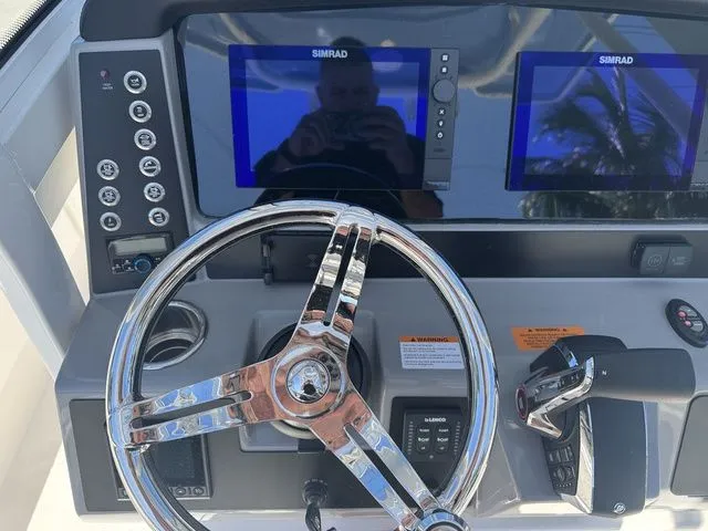 Slide: The Image of Robalo 266 Cayman 2026 - 12