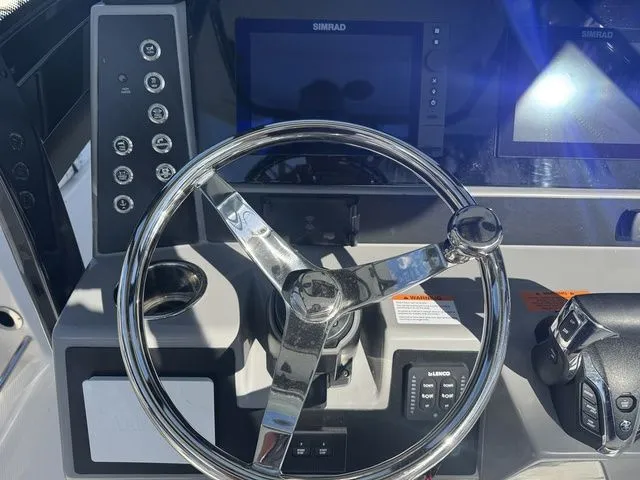 Slide: The Image of Robalo R250 Center Console 2026 - 21