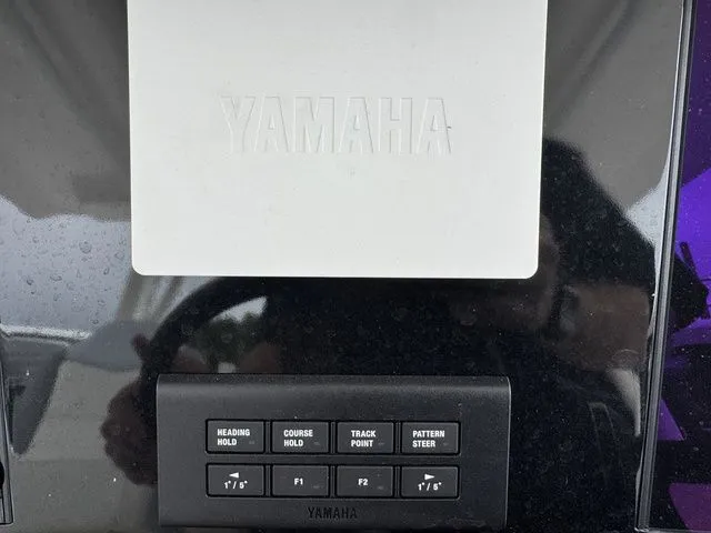 Slide: The Image of Robalo R300 Center Console 2025 - 14