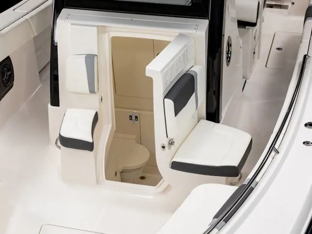 Slide: The Image of Robalo R300 Center Console 2025 - 30