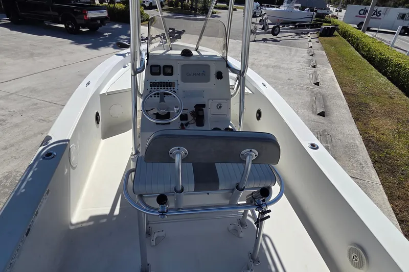 Slide: The Image of 2008 Hydra-Sports Bay Bolt 23 boat interior with steering console and seating. - 15