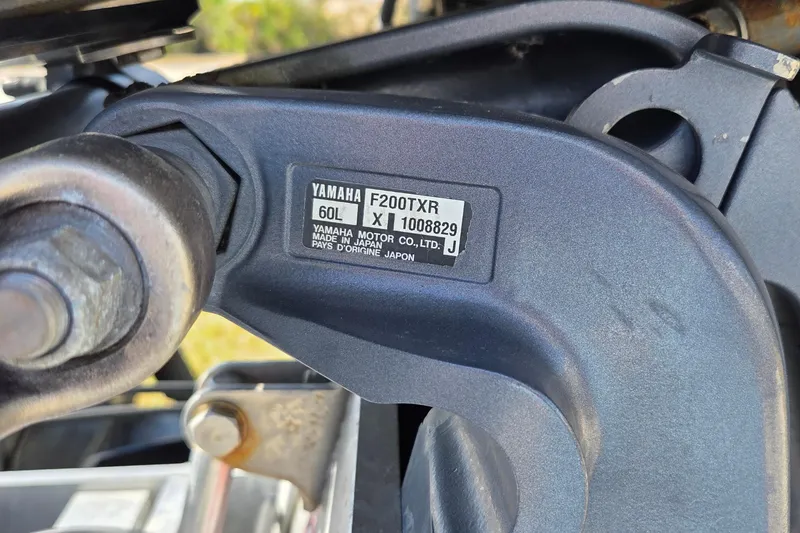 Slide: The Image of Close-up of Yamaha F200TXR engine part on 2008 Hydra-Sports Bay Bolt 23 boat. - 17