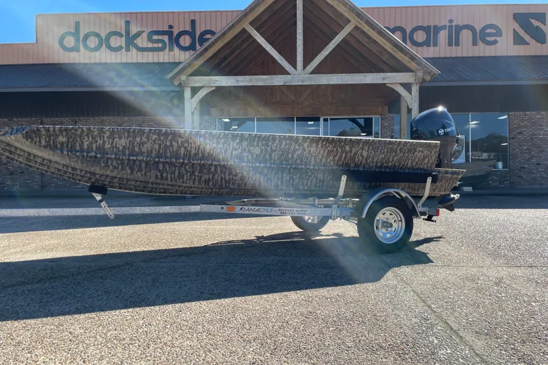 Slide: The Image of 2026 Weldcraft 1652 Predator boat on trailer at Dockside Marine. - 8