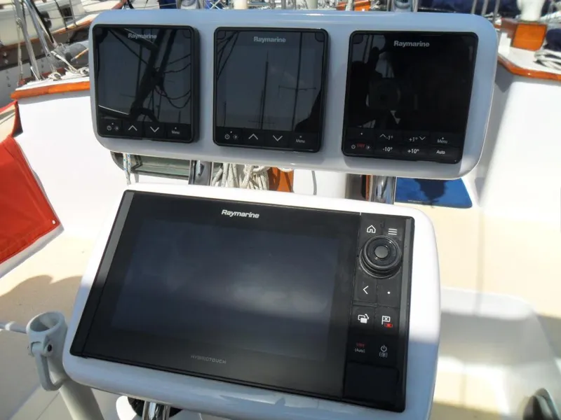 Slide: The Image of Navigation system on a 1976 Ericson 36C sailboat. - 14