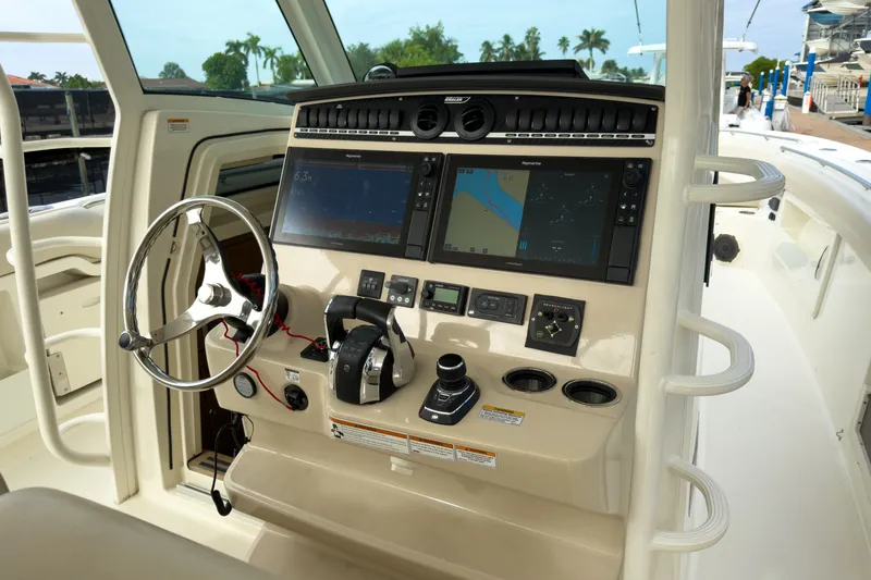 Slide: The Image of Boston Whaler 380 Outrage 2019 - 13