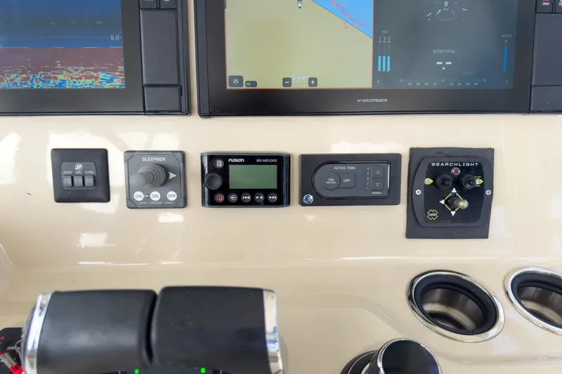 Slide: The Image of Boston Whaler 380 Outrage 2019 - 16