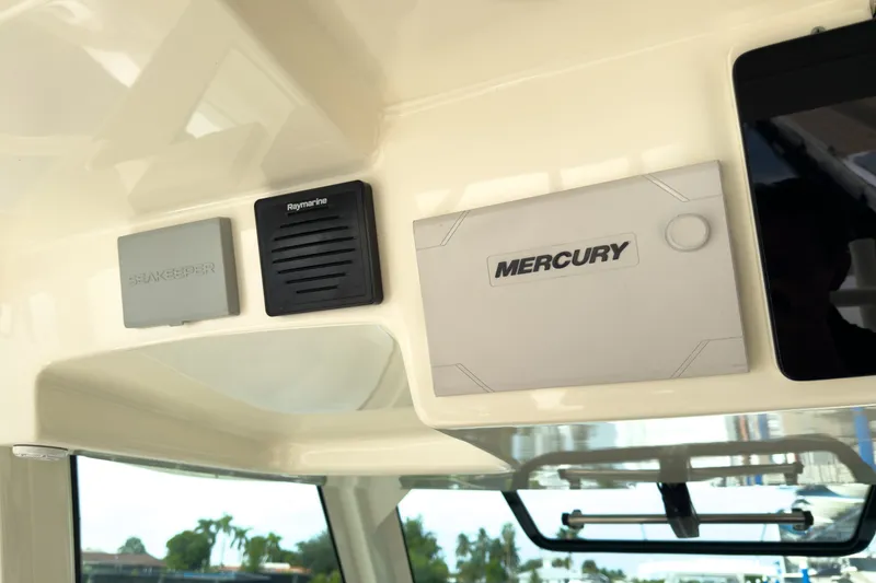 Slide: The Image of Boston Whaler 380 Outrage 2019 - 17