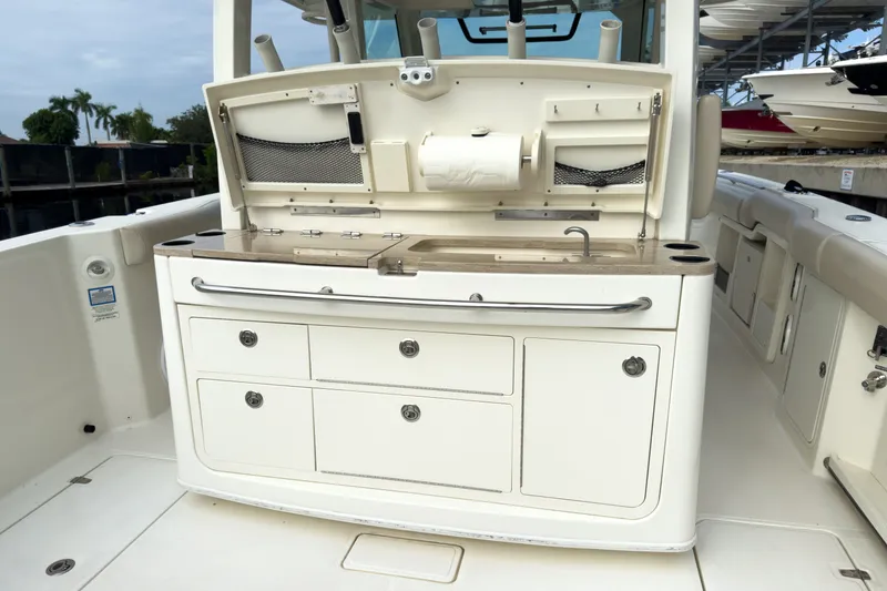 Slide: The Image of Boston Whaler 380 Outrage 2019 - 9