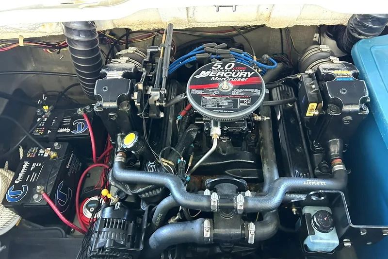 Slide: The Image of 2007 Glastron GT 205 engine compartment with 5.0L Mercury MerCruiser engine. - 36