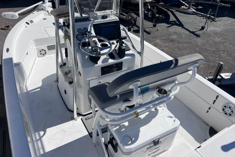 Slide: The Image of 2008 Skeeter ZX20 Bay boat interior with steering console and seating. - 11