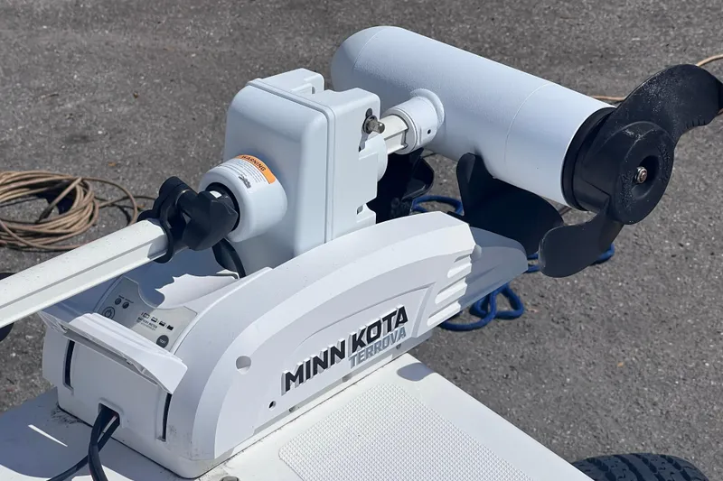 Slide: The Image of Minn Kota Terrova trolling motor on 2008 Skeeter ZX20 Bay boat. - 35