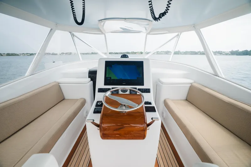 Slide: The Image of Helm with teak helmpod - 15