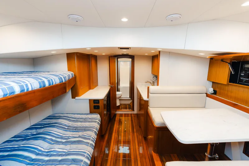 Slide: The Image of Cabin with bunks, dinette - 24