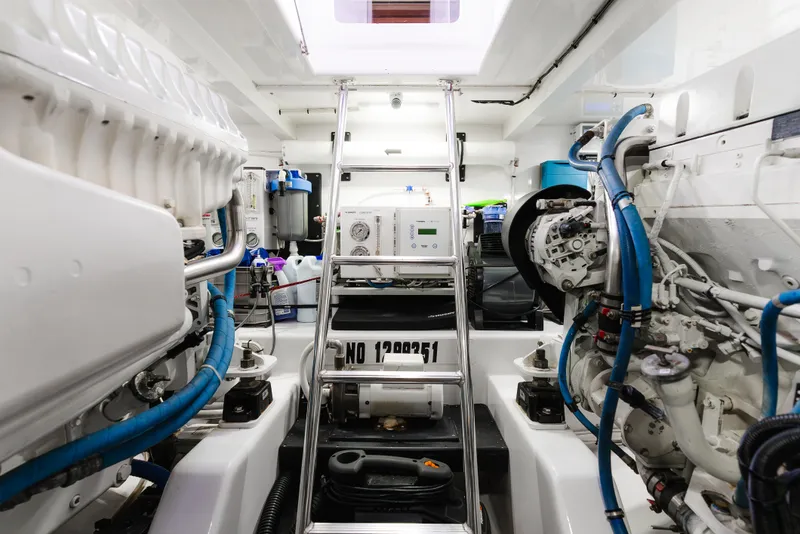 Slide: The Image of Engine room - Cummins QSM11 715HP - 30