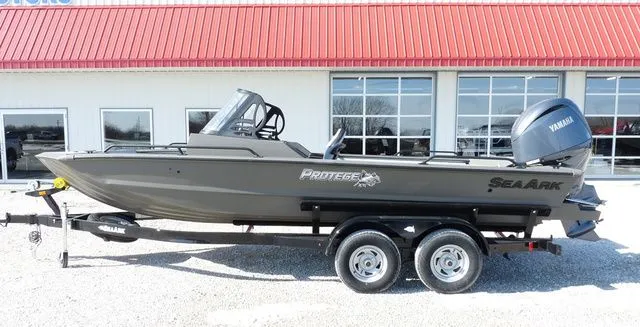 Slide: The Image of SeaArk Protege 200 2026 - 4