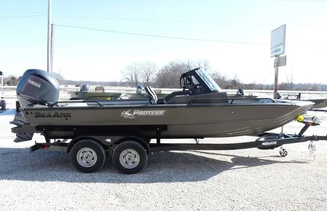 Slide: The Image of SeaArk Protege 200 2026 - 7