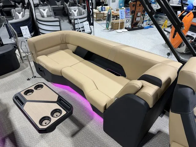 Slide: The Image of Evotti 723 QL 2026 - 10