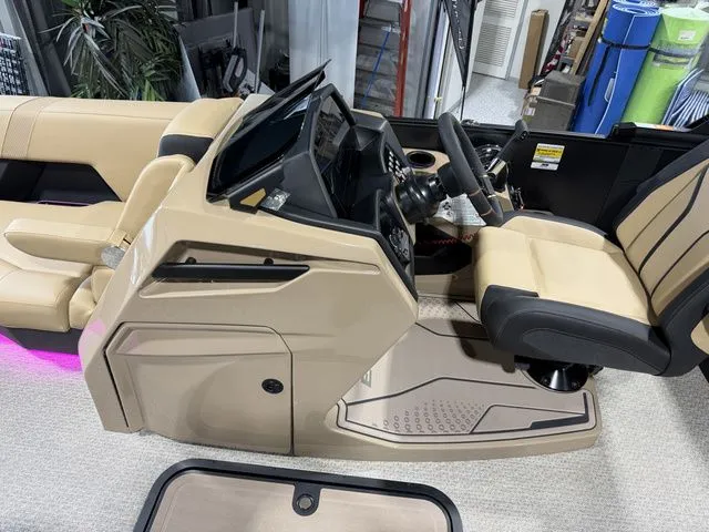 Slide: The Image of Evotti 723 QL 2026 - 24