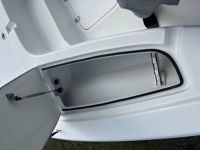 Slide: The Image of Sea Pro 210 DLX BAY 2024 - 13