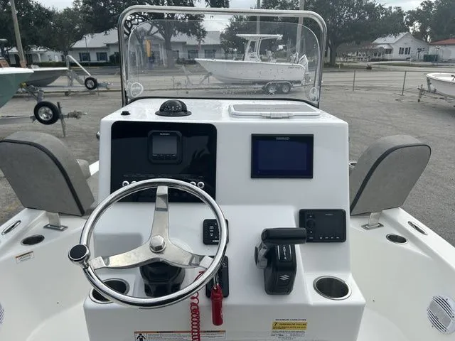 Slide: The Image of Sea Pro 210 DLX BAY 2024 - 5