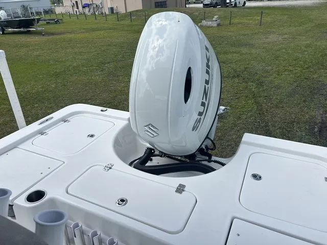 Slide: The Image of Sea Pro 210 DLX BAY 2024 - 9