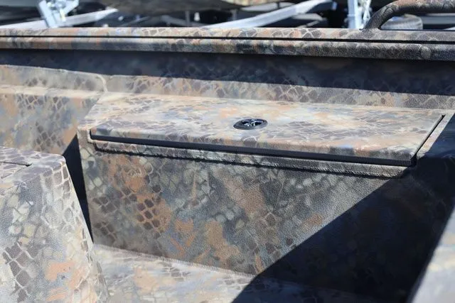 Slide: The Image of Excel 1860 Shallow Water F4 CC 2026 - 8