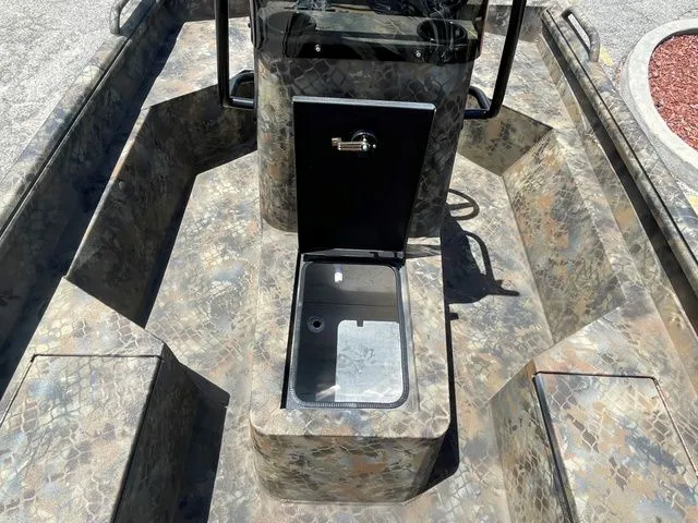 Slide: The Image of Excel 1860 Shallow Water F4 CC 2026 - 26