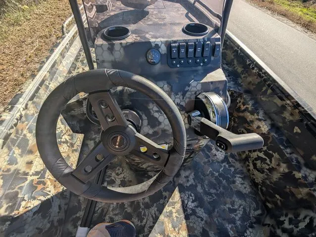 Slide: The Image of Excel 1860 Shallow Water F4 CC 2026 - 8