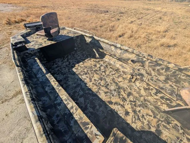 Slide: The Image of Excel 1860 SHALLOW WATER V FRONT F4 2026 - 4