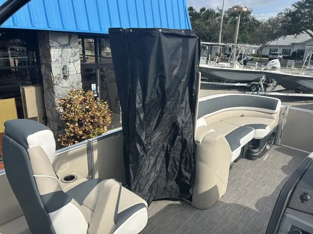 Slide: The Image of Avalon Catalina 2385 Versatile 2026 - 15