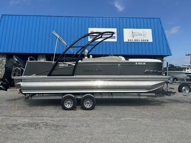 Slide: The Image of Avalon Catalina 2385 Versatile 2026 - 3