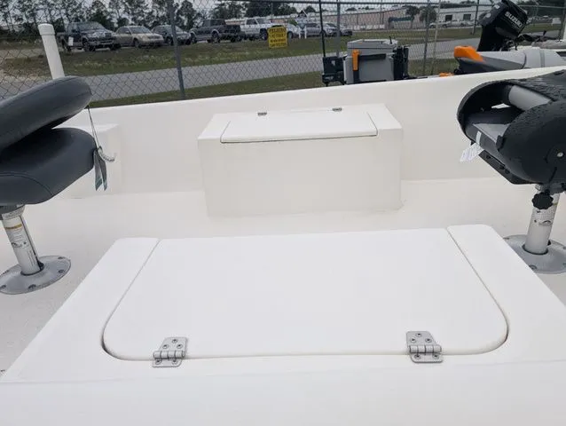Slide: The Image of Salty Boats STUMPNOCKER 175 SKIFF TILLER 2025 - 9