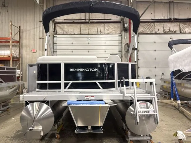 Slide: The Image of Bennington 20 SL 2026 - 4