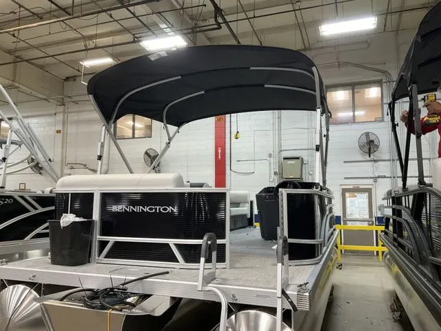 Slide: The Image of Bennington 20 SL 2026 - 5