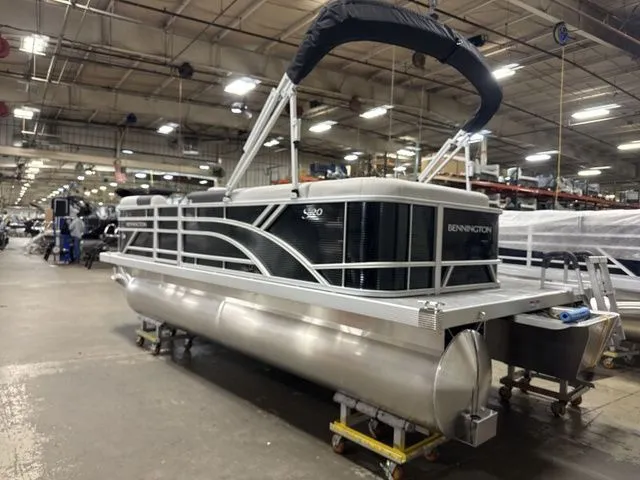 Slide: The Image of Bennington 20 SL 2026 - 5