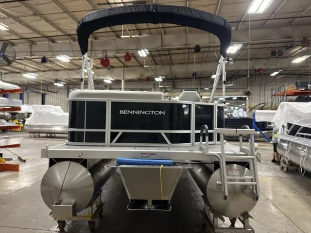 Slide: The Image of Bennington 20 SL 2026 - 6