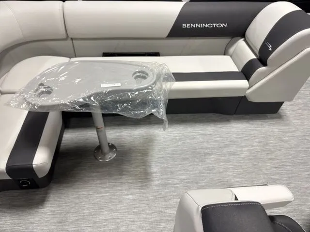 Slide: The Image of Bennington 20 SL 2026 - 8