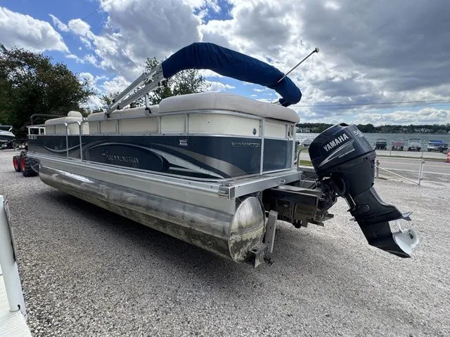 Slide: The Image of Bennington 2277RFSi 2008 - 4