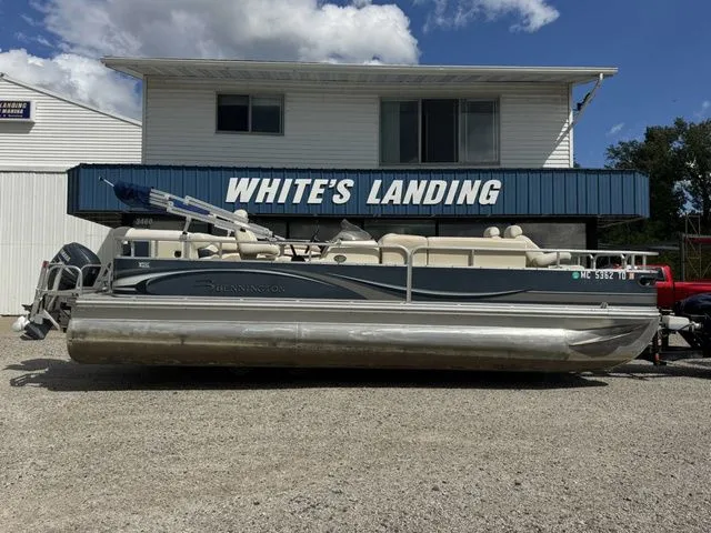 Slide: The Image of Bennington 2277RFSi 2008 - 6