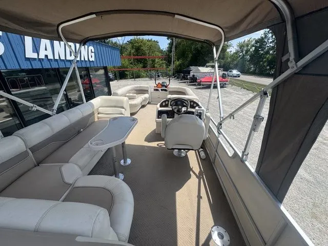 Slide: The Image of Aqua 220 RE 2005 - 12