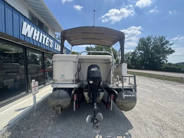 Slide: The Image of Aqua 220 RE 2005 - 6