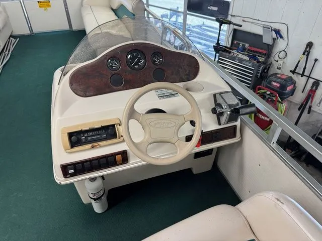 Slide: The Image of Sweetwater 24 EL 1999 - 12