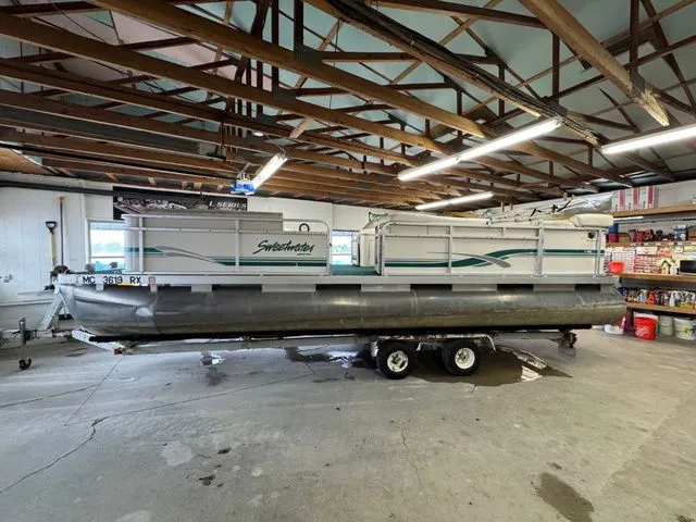 Slide: The Image of Sweetwater 24 EL 1999 - 8