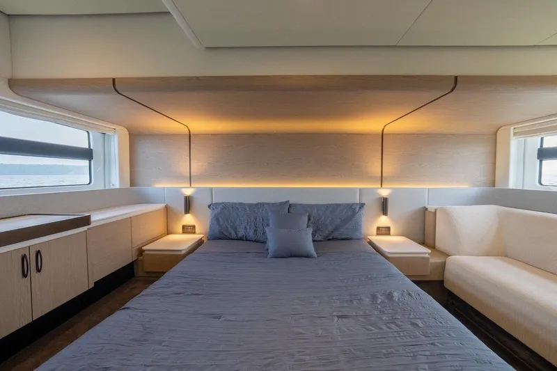 Slide: The Image of Azimut Fly 53 2023 - 84