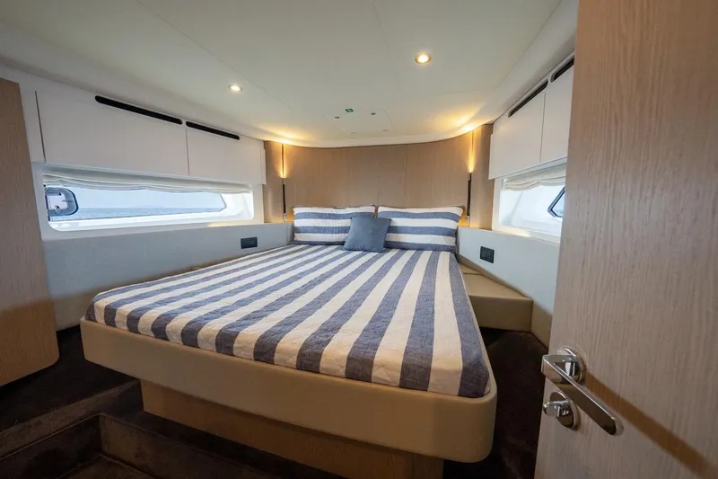 Slide: The Image of Azimut Fly 53 2023 - 88