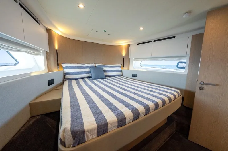 Slide: The Image of Azimut Fly 53 2023 - 89