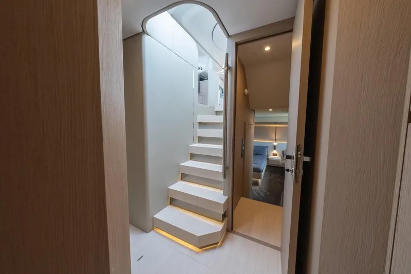 Slide: The Image of Azimut Fly 53 2023 - 97