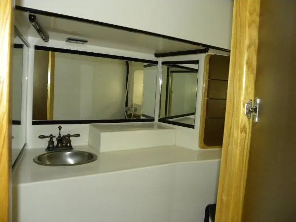 Slide: The Image of Delta Boat Company 36 SFX 2006 - 2